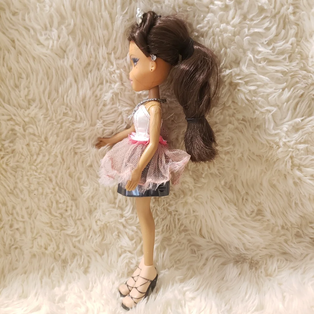 Bratz Light up Funk N Glow Yasmin Doll